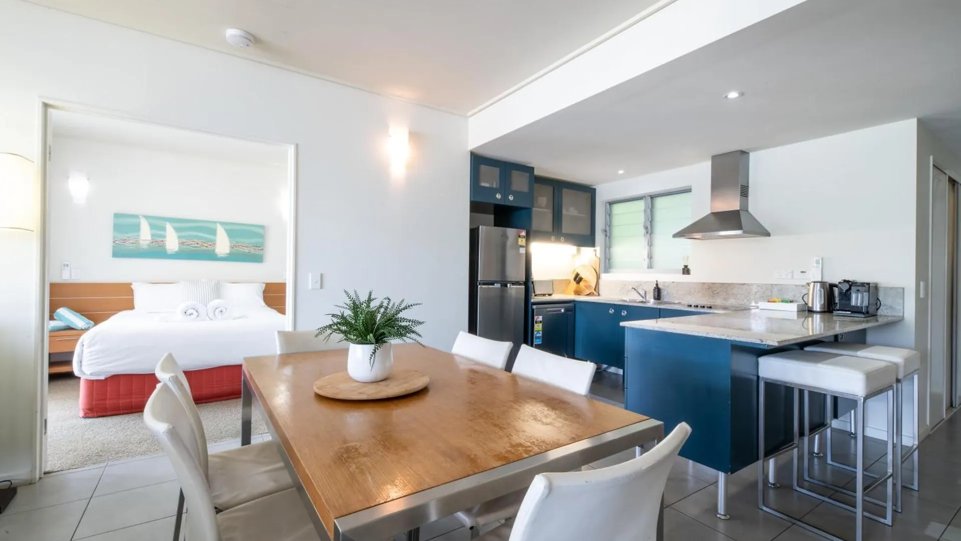 Airlie Beach Ocean Views & Resort Living @ 231 Australia