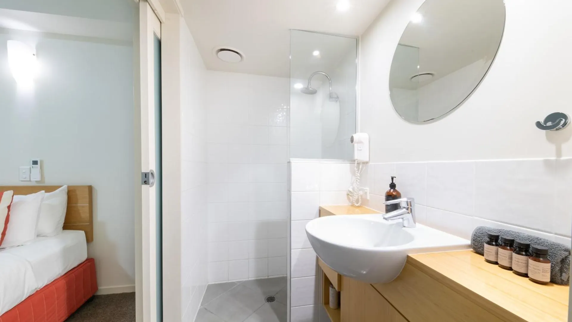 Airlie Beach Ocean Views & Resort Living @ 231